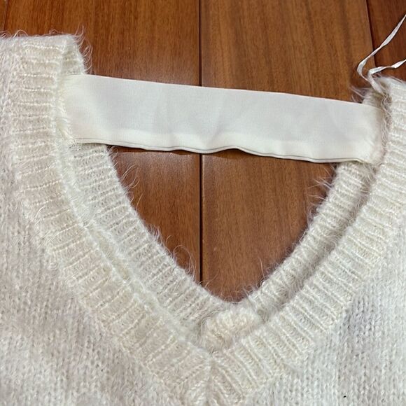 A Pea in the Pod Knit fuzzy warm sweater Maternity Size S - Picture 4 of 8